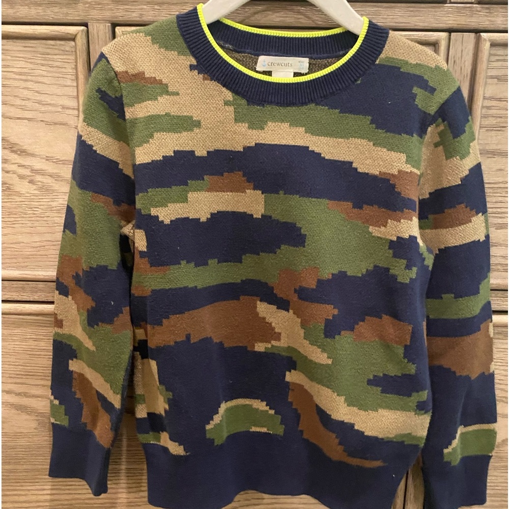 Crewcuts boys sweater camouflage size 4/5 crew neck